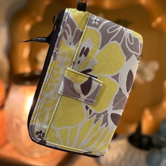 COPY - Thirty-One Floral Wristlet Clutch - Picture 2 of 14